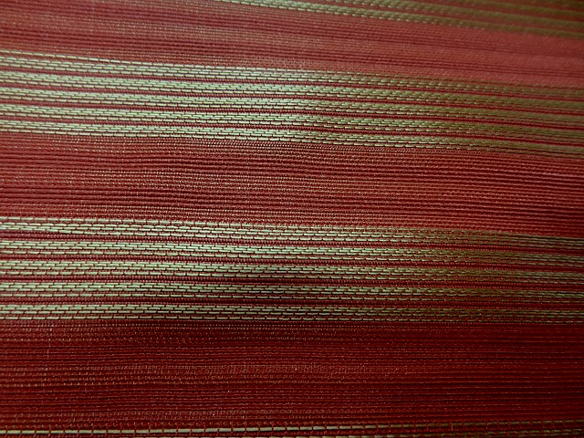 Taffetas de soie rouge raye or style empire 3