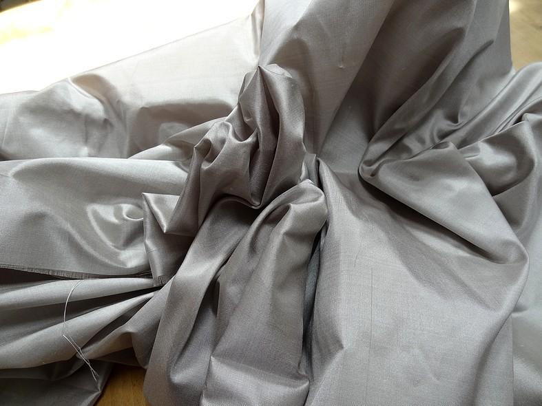 Taffetas de soie ton grege