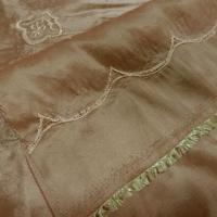 Taffetas dore medaillons brodes 0 3