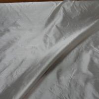 Taffetas et organza de soie assembles blanc casse 2 