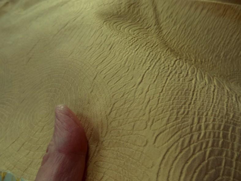 Taffetas faconne or et blanc 4