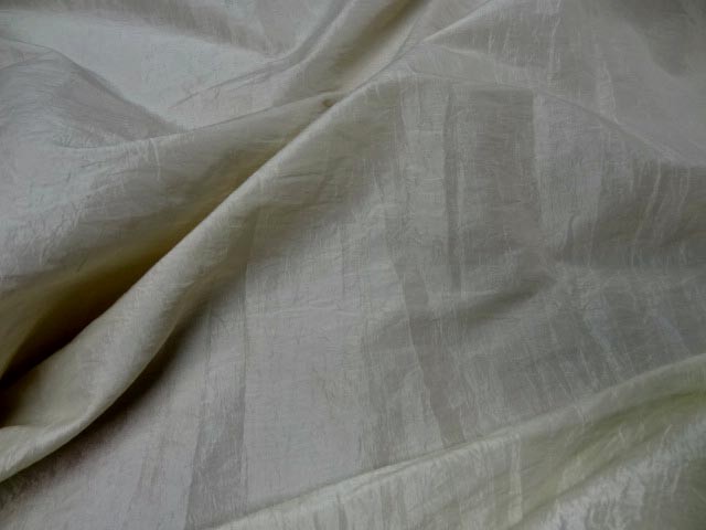 Taffetas froisse permanent beige clair reflets blanc 2 1