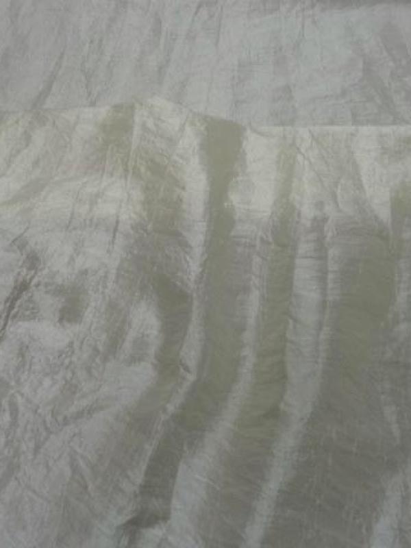 Taffetas froisse permanent beige clair reflets blanc 2 2 