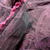 Taffetas froisse prune brode de fleurs laser 4 