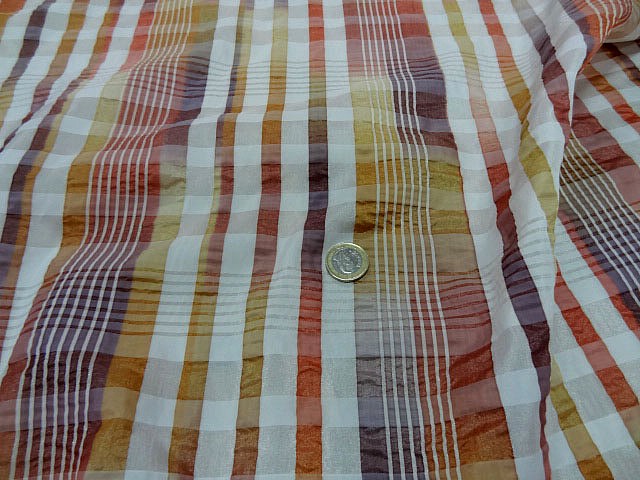 Taffetas gaufre motif madras ocre cuivre 3