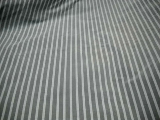 Taffetas gris blanc raye 1