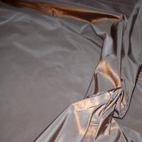 Taffetas gris nacre reflets cuivres 2