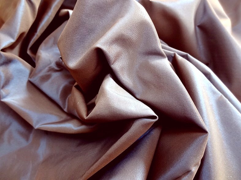 Taffetas marron glace reflets bleus 1