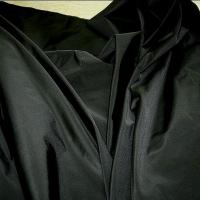 Taffetas noir avec de la tenue 2 