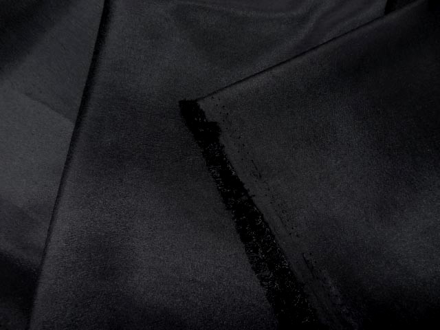 Taffetas noir fin chatoyant 1