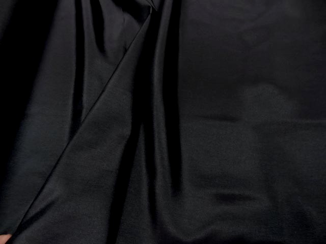Taffetas noir fin chatoyant 2
