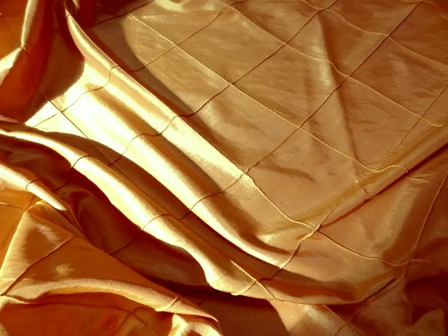 Taffetas or orange coutures carreaux arlequin 1