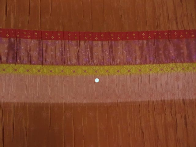 Taffetas plisse fronces brodees orangees 1