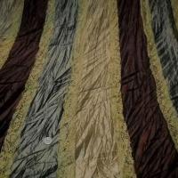 Taffetas plisse rayures kaki or pale marron galon dentelle mais