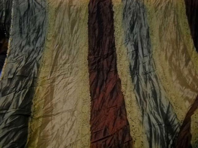 Taffetas plisse rayures kaki or pale marron galon dentelle mais 2