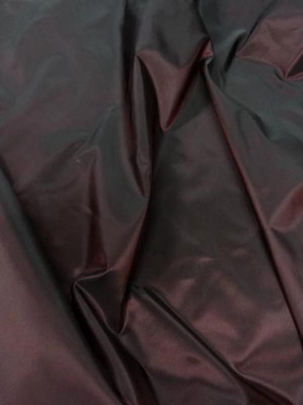 Taffetas rouge reflets noirs 1 