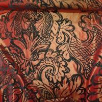 Taffetas rouge reflets or motif en applique 1