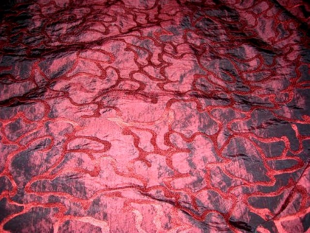 Taffetas surbrode bordeaux 1