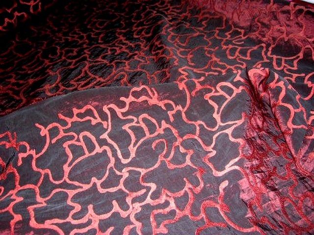 Taffetas surbrode bordeaux 2