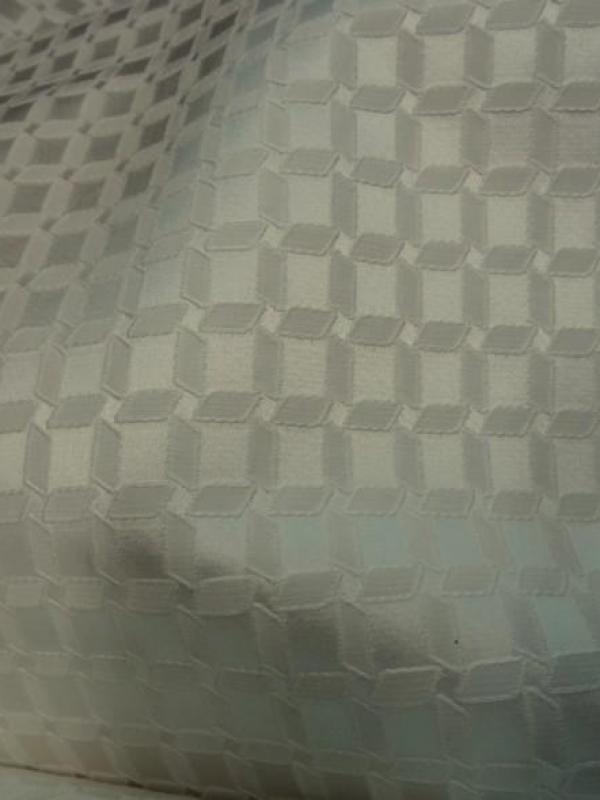 Tissu ameublement motif cannage blanc creme 