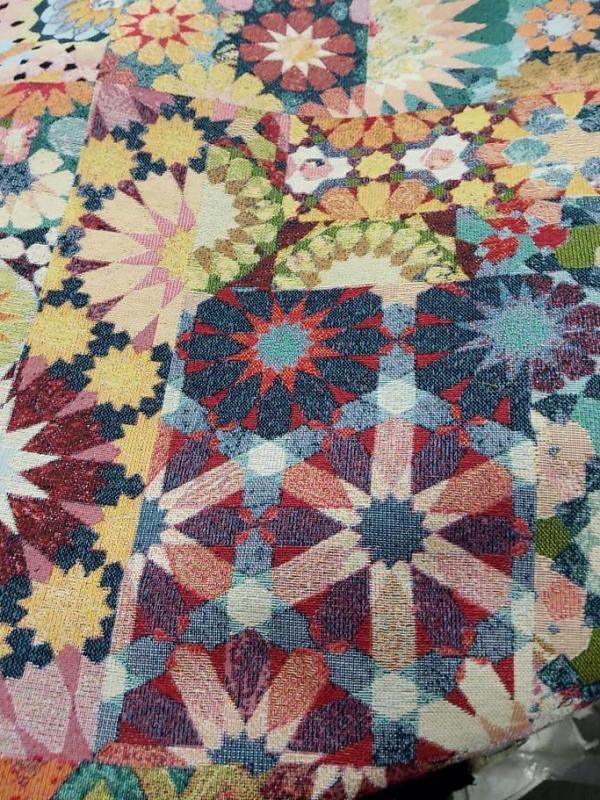 Tissu ameublement motif fleurs psychedeliques 7 