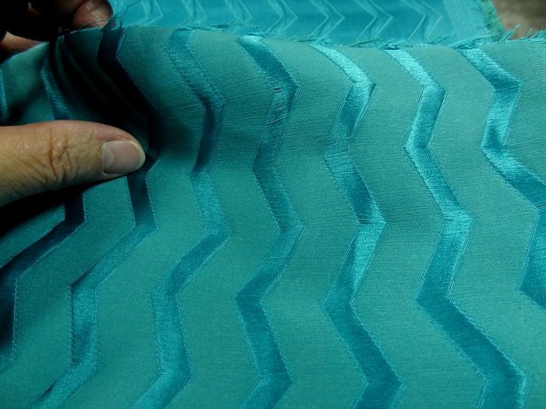 Tissu ameublement motif zig zag turquoise moyen 3