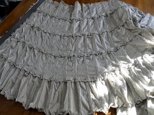 Tissu base jupe a volants grege 4