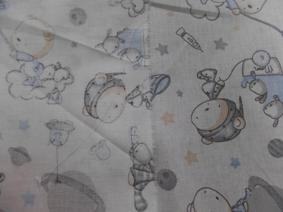 Tissu coton blanc imprime motifs enfant bleu gris