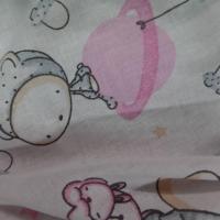 Tissu coton blanc imprime motifs enfant rose gris