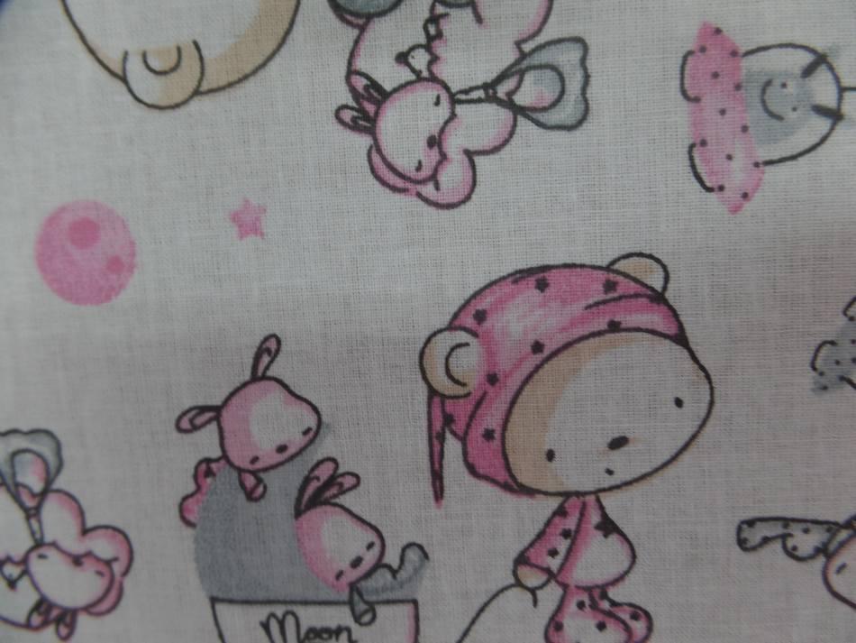 Tissu coton blanc imprime motifs enfant rose gris