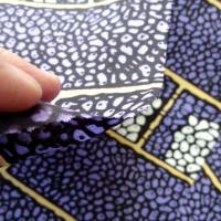 Tissu coton wax frises geometriques amethyste blanc paille