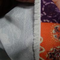 Tissu crepe imprime frises fleuries violet orange 8 