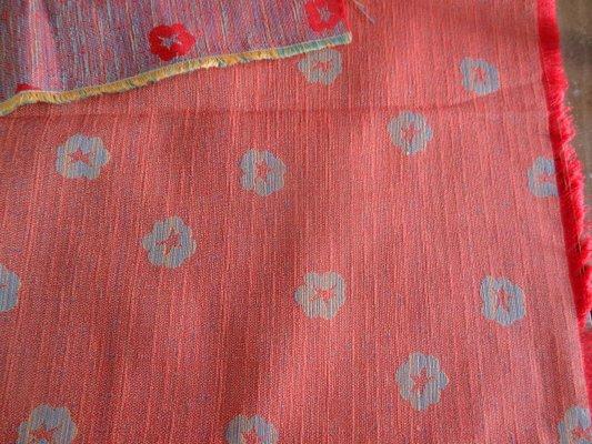 Tissu damassé orange chiné bleu 01