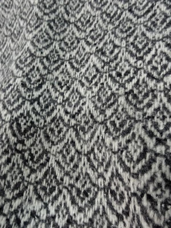 Tissu de laine noir et blanc motif eventail art deco 1 