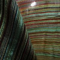 Tissu en laine et soie melangees fines rayures teintes vert et bordeaux 3 