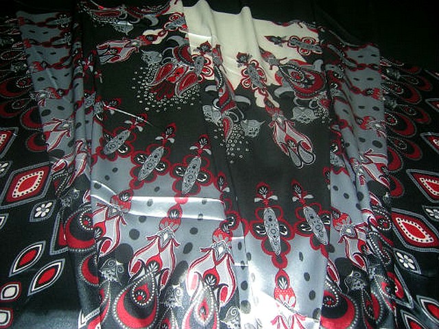 Tissu en panneau de satin lycra 3