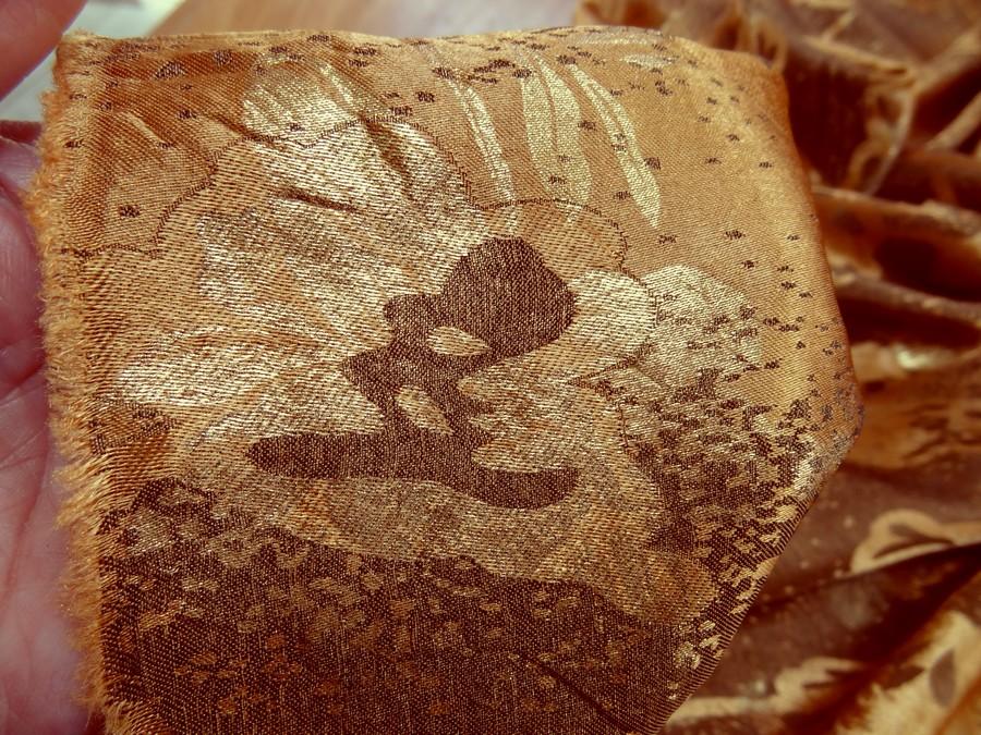 Tissu jacquard cuivre et or 2
