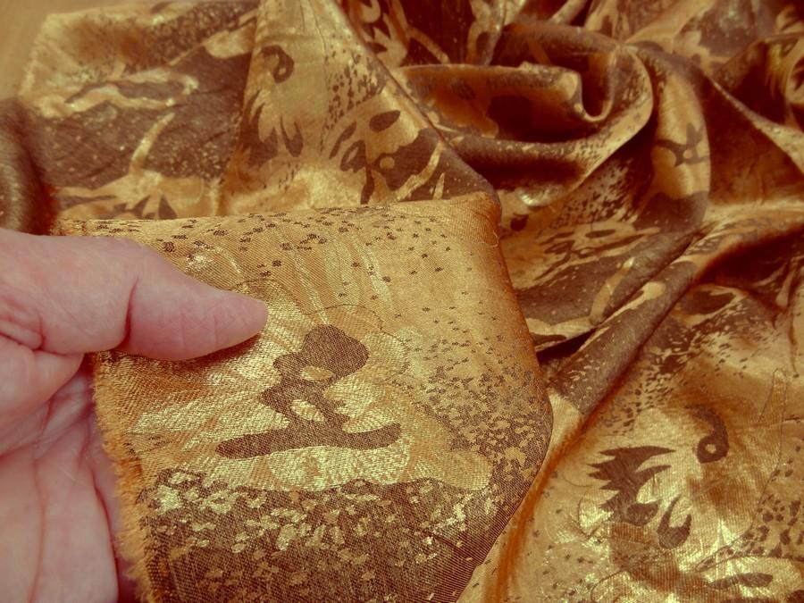 Tissu jacquard cuivre et or 3