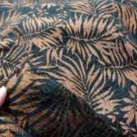 Tissu jacquard motif fougere veours noir et mordore 3