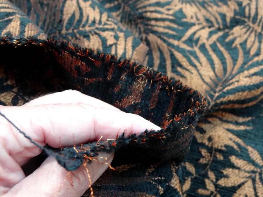Tissu jacquard motif fougere veours noir et mordore 8