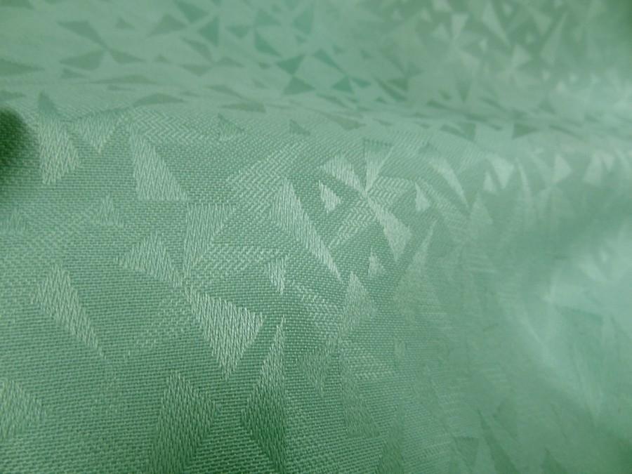 Tissu jacquard vert jade motif geometrique 3