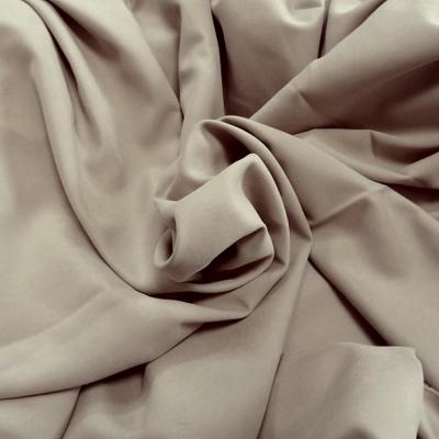 Tissu peau de peche beige envers satin 1