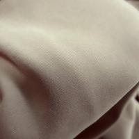 Tissu peau de peche beige envers satin 3 
