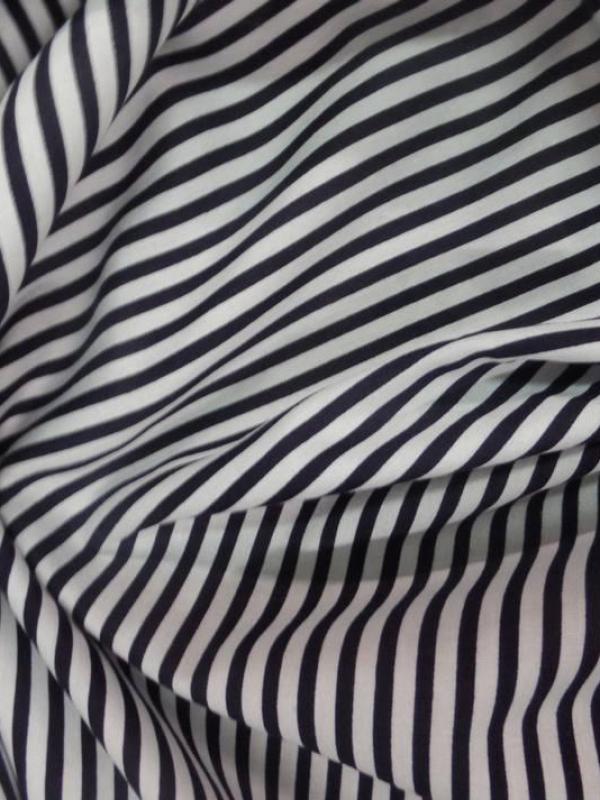 Tissu popeline coton blanc a rayure noire