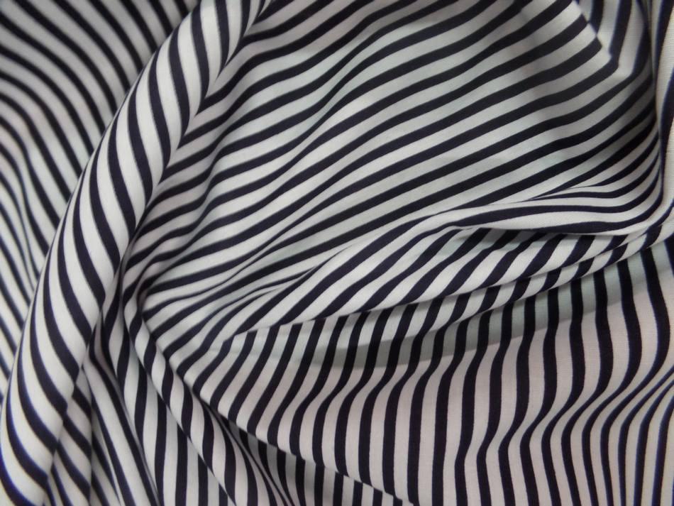Tissu popeline coton blanc a rayure noire