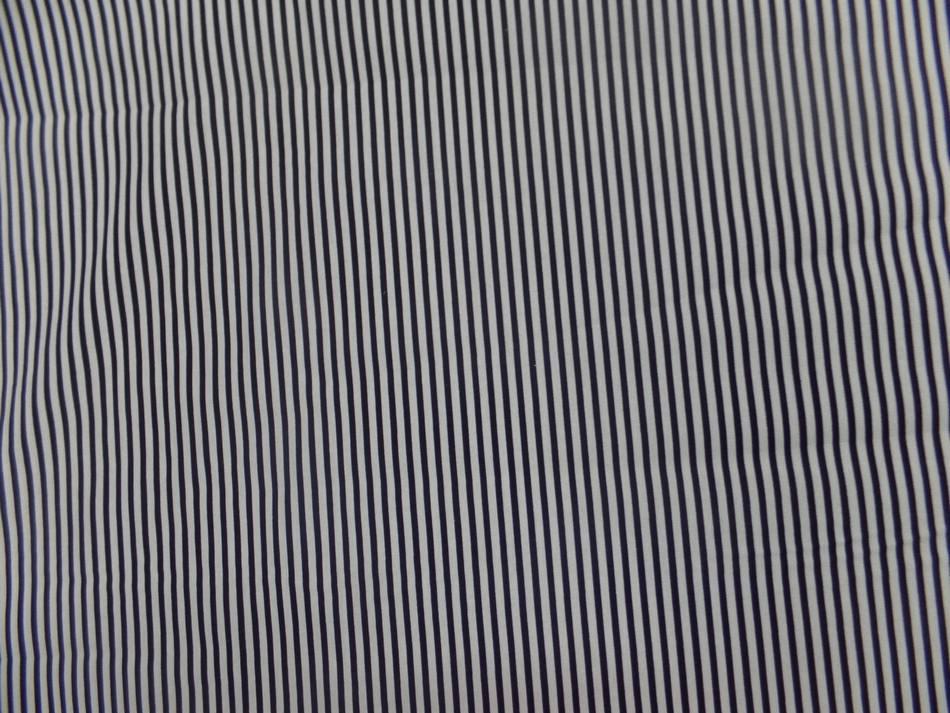 Tissu popeline coton 100% blanc a rayure noire
