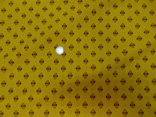 Tissu provencal fond jaune or jpg 3