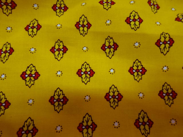 Tissu provencal fond jaune or jpg 4 