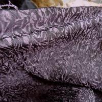 Tissu stretch relief magma noir et lilas 5 