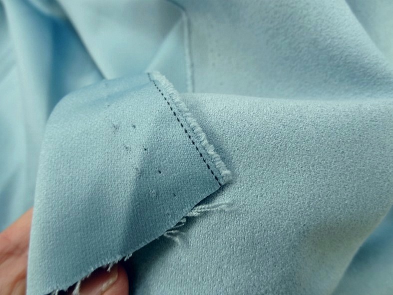 Tissu suedine bleu ciel 3